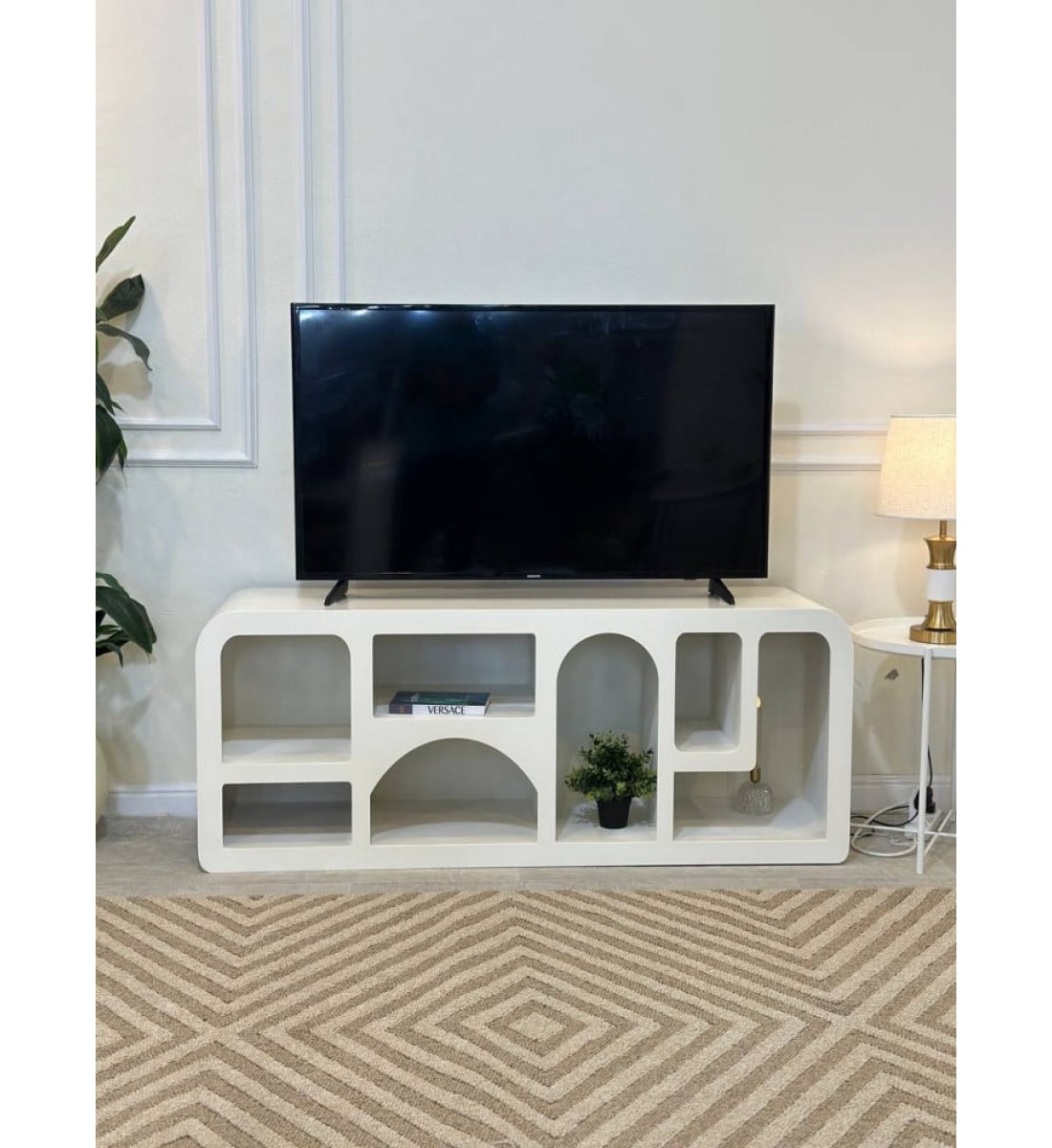 طاولة بلازما خشب بلون أبيض شكل حديث مقاس 140*40*60 سم 