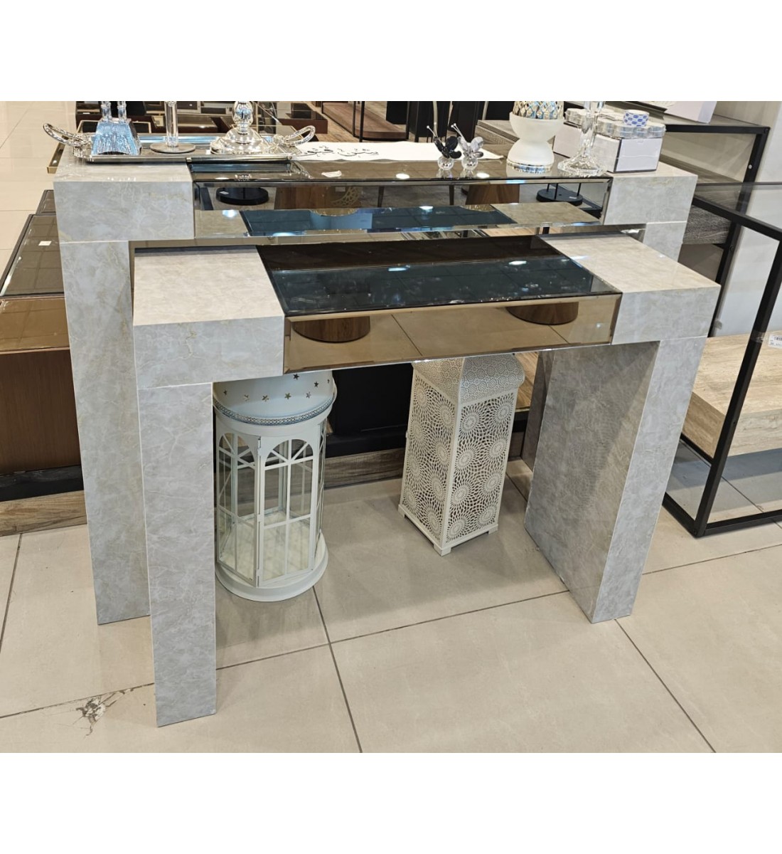 طقم طاولات  مدخل او كونسول  بديل الرخام  سطح وسط مرايا 2 حبة 