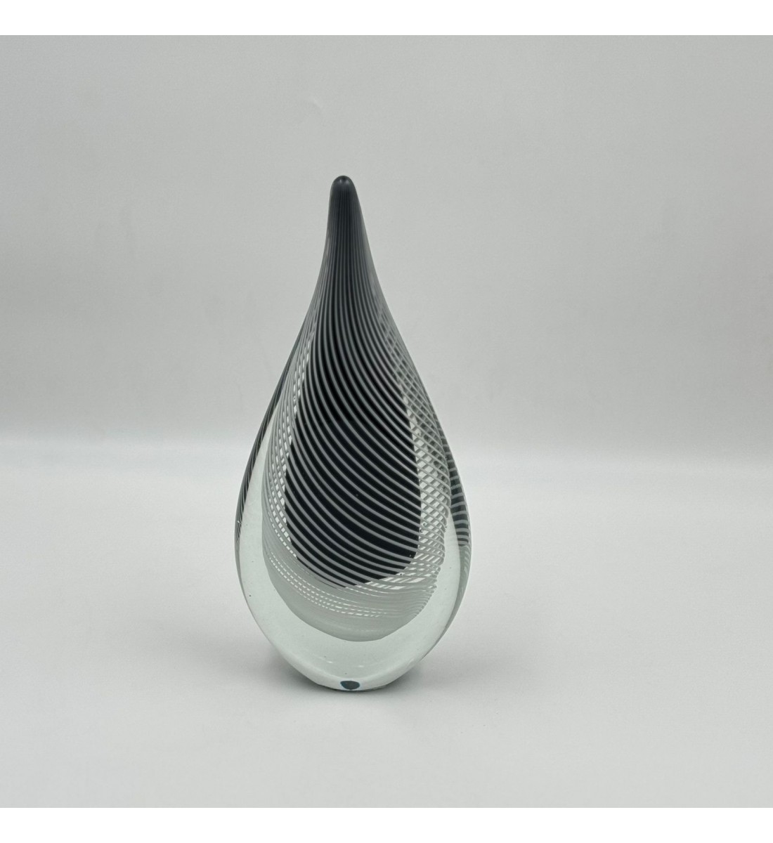 قطعة ديكور زجاجية فاخرة بتصميم عصري على شكل قطرة، مصنوعة من زجاج شفاف عالي الجودة29×13×4سم 