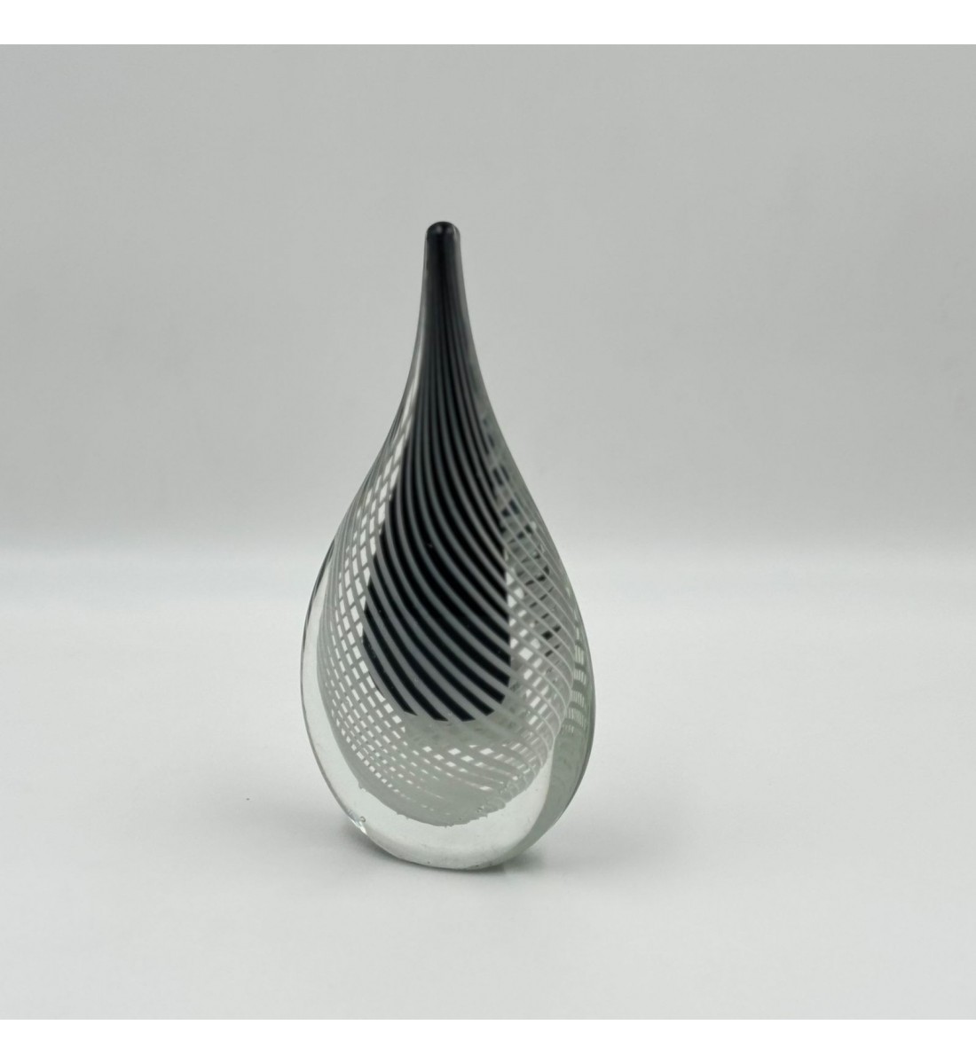 قطعة ديكور زجاجية فاخرة بتصميم عصري على شكل قطرة، مصنوعة من زجاج شفاف عالي الجودة22×11×4سم 