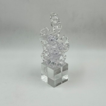  قطعة ديكور فنية مصنوعة من الزجاج الشفاف بتصميم راقٍ يعكس الذوق العصري والفخامة 26×7×7سم 