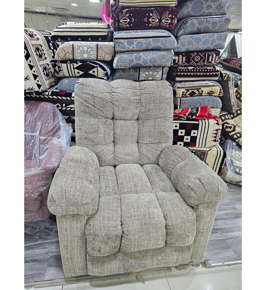 كرسي استرخاء هزاز دوار بني 