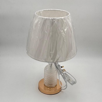  لمبة طاولة أنيقة بتصميم عصري يجمع بين الفخامة والبساطة قاعده ذهبي 42سم 