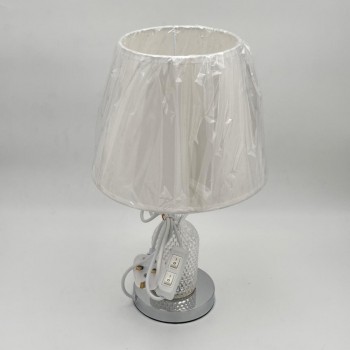  لمبة طاولة أنيقة بتصميم عصري يجمع بين الفخامة والبساطة قاعده فضي 42سم 