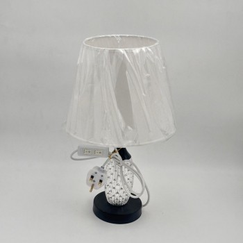  لمبة طاولة أنيقة بتصميم عصري يجمع بين الفخامة والبساطة قاعده اسود 42سم 