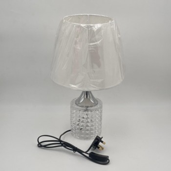  لمبة طاولة أنيقة بتصميم عصري يجمع بين الفخامة والبساطة قاعده فضي 42سم 