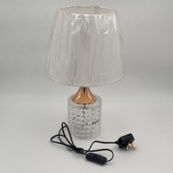  لمبة طاولة أنيقة بتصميم عصري يجمع بين الفخامة والبساطة قاعده ذهبي 42سم 