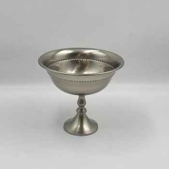 صحن تقديم أنيق بتصميم عصري يجمع بين البساطة والفخامة. 20×20×18سم 