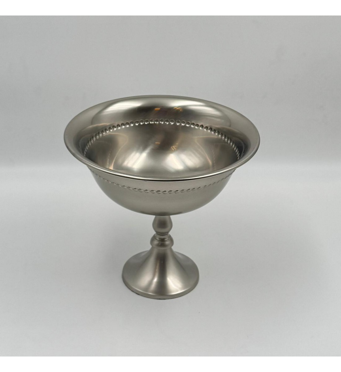 صحن تقديم أنيق بتصميم عصري يجمع بين البساطة والفخامة. 20×20×18سم 