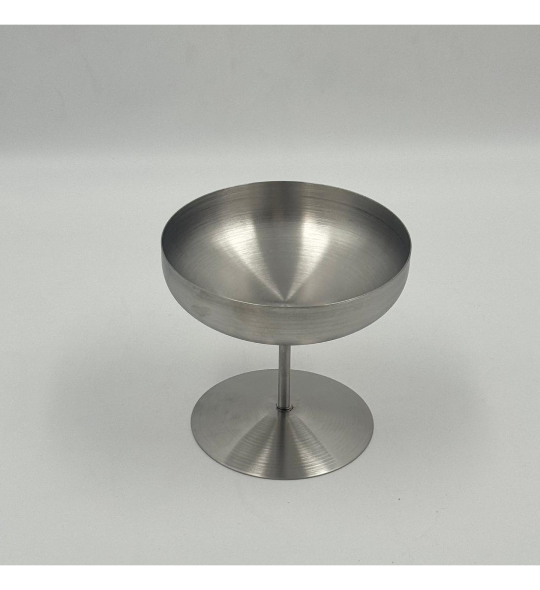 صحن  تقديم أنيق بتصميم عصري يجمع بين البساطة والفخامة 11×12×12سم 