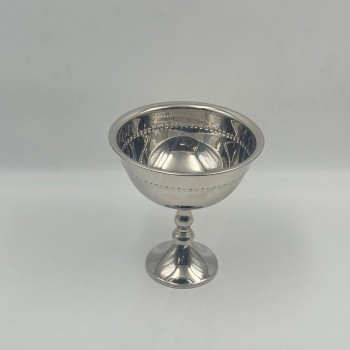 صحن  تقديم أنيق بتصميم عصري يجمع بين البساطة والفخامة20×20×18سم 