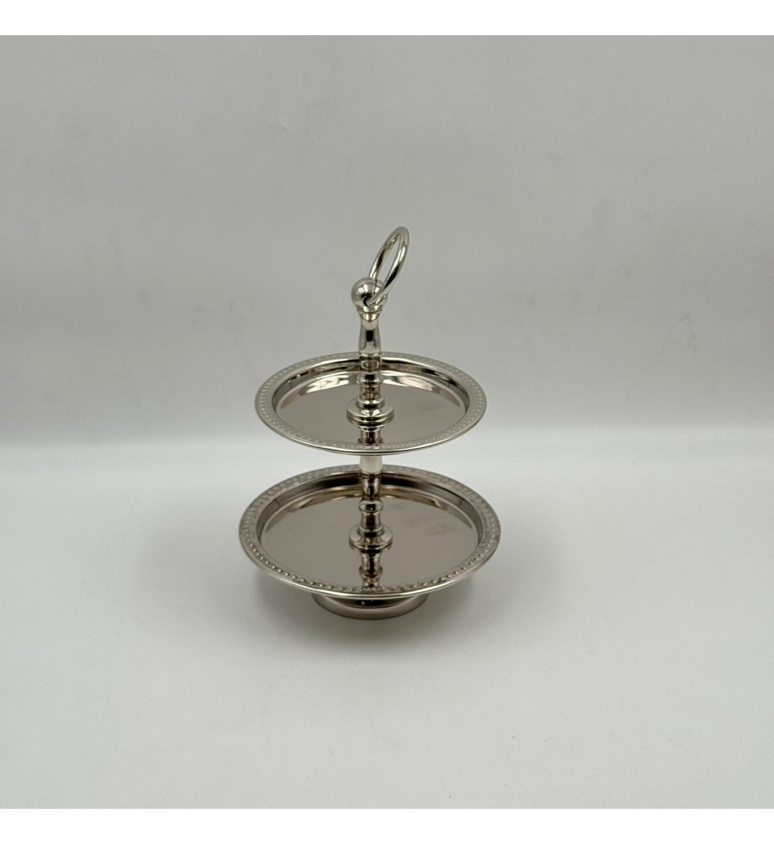 صحن تقديم أنيق بتصميم عصري يجمع بين البساطة والفخامة طابقين 24×16×16سم 