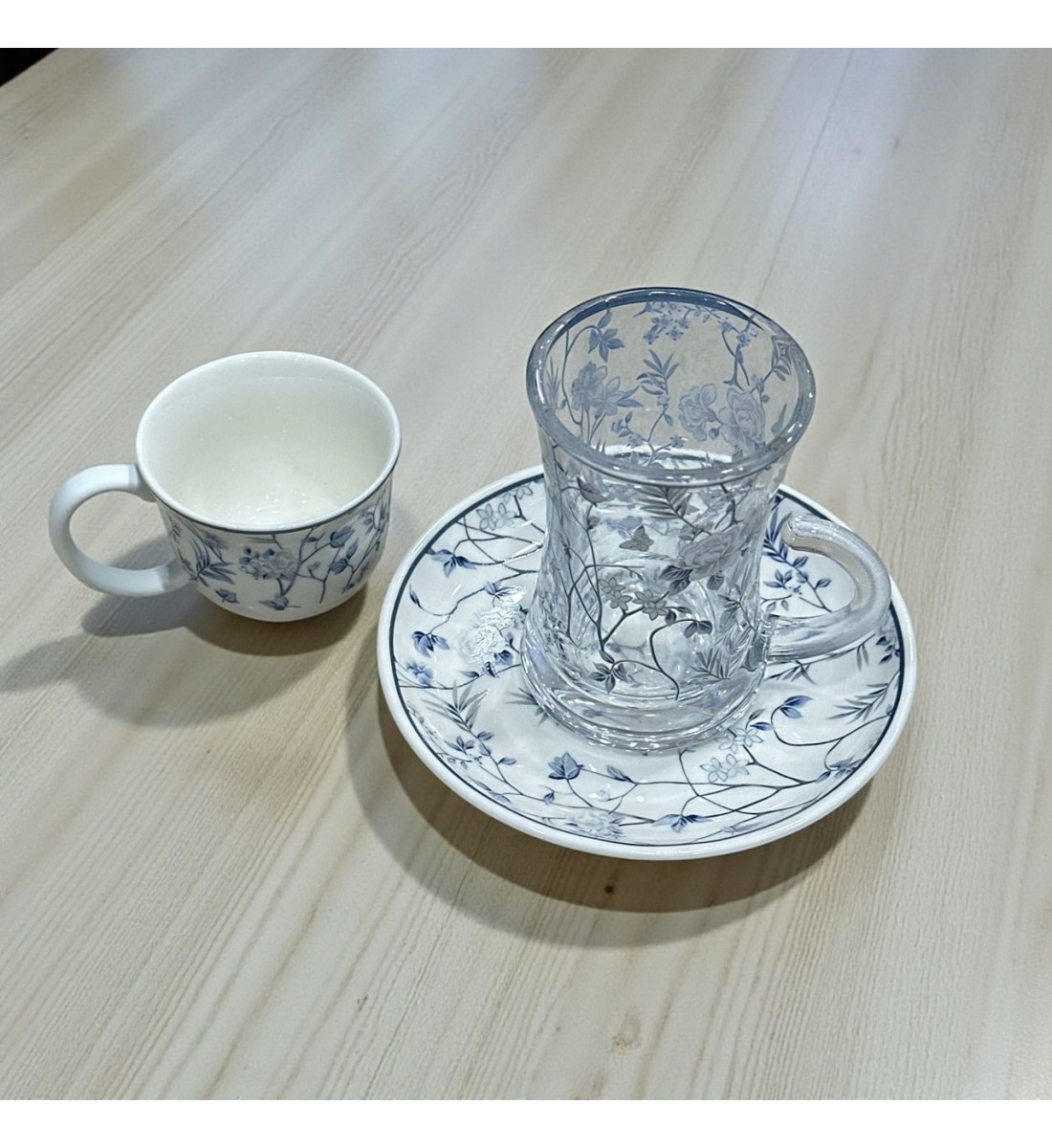 طقم كاسات وفناجين مع الصحن 36قطعه