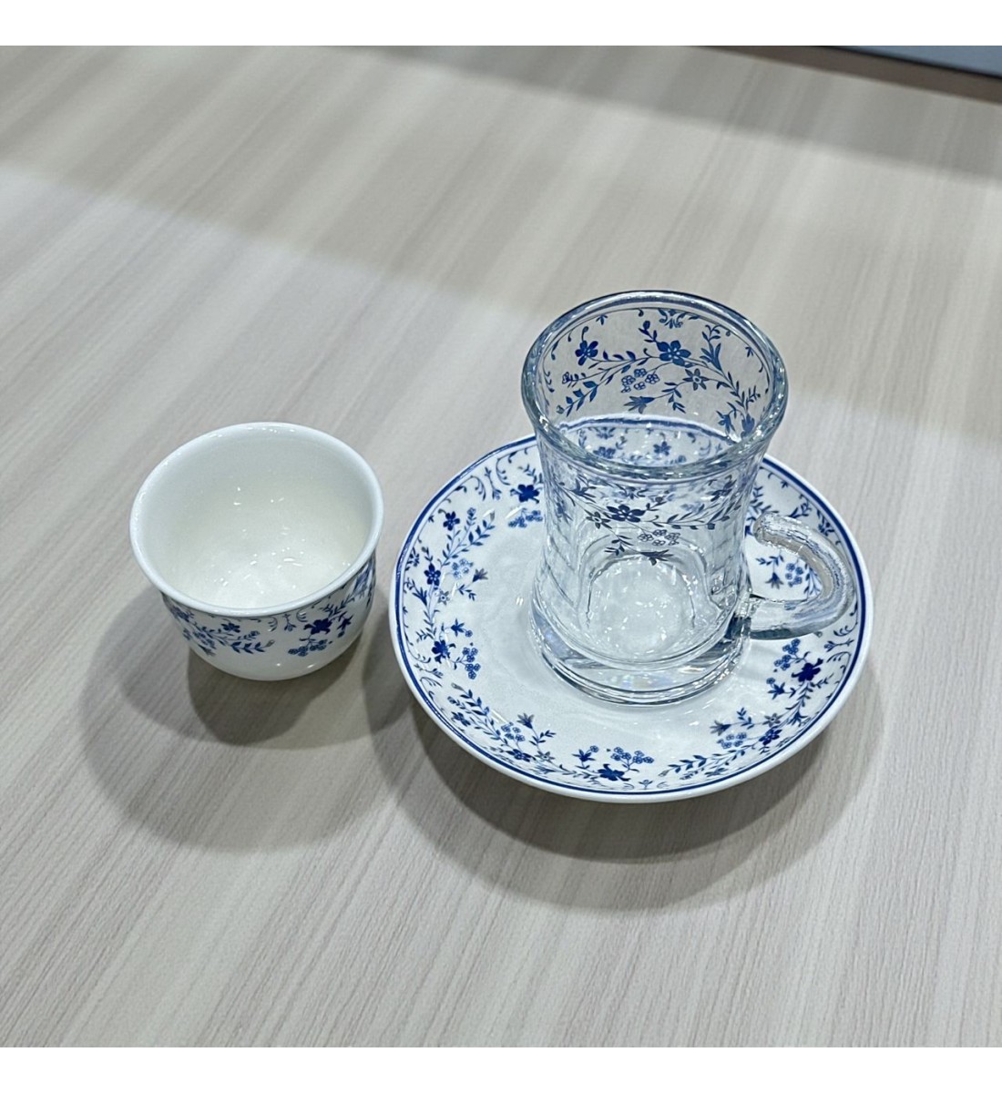 طقم كاسات وفناجين مع الصحن 36قطعه