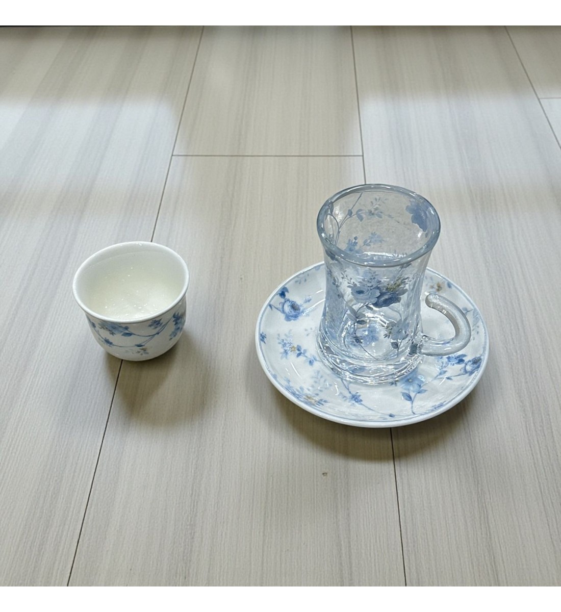 طقم كاسات وفناجين مع الصحن 36قطعه