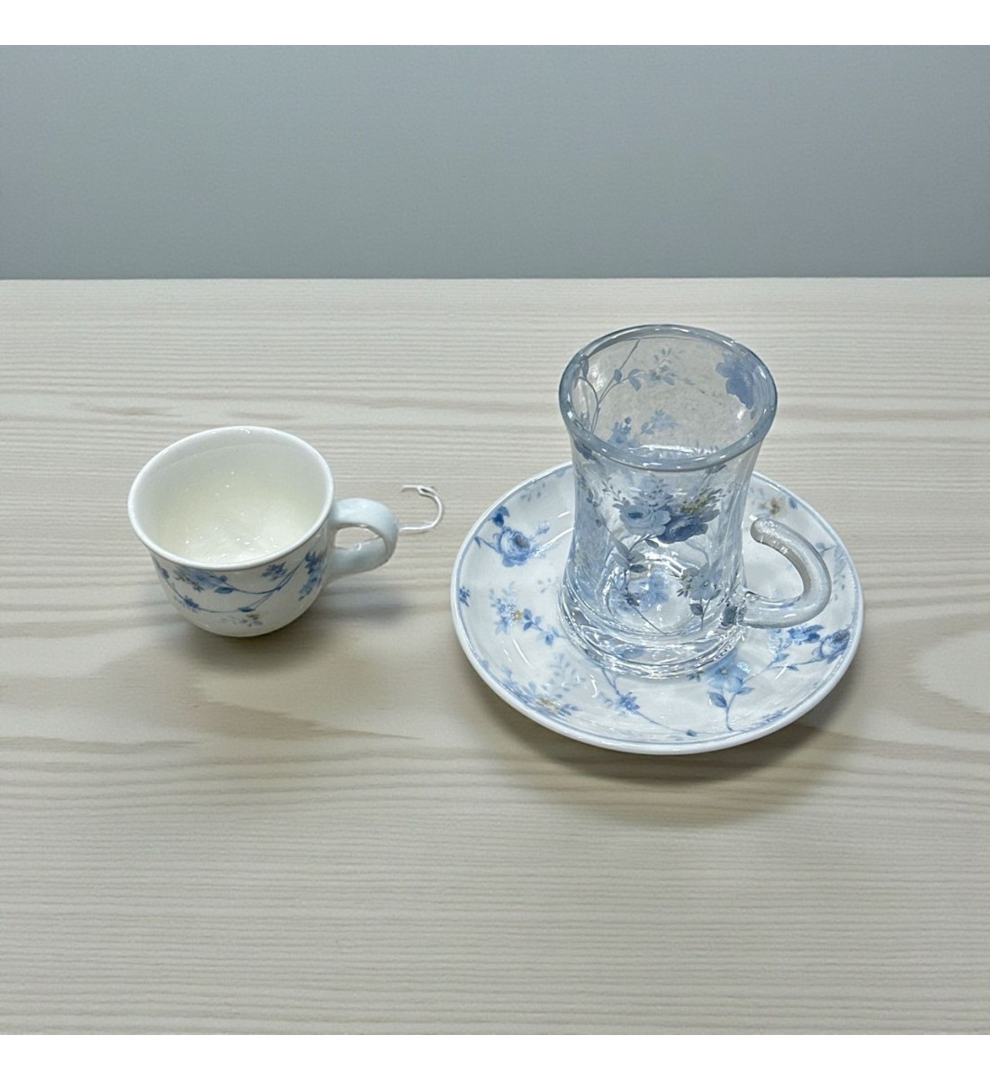 طقم كاسات وفناجين مع الصحن 36قطعه