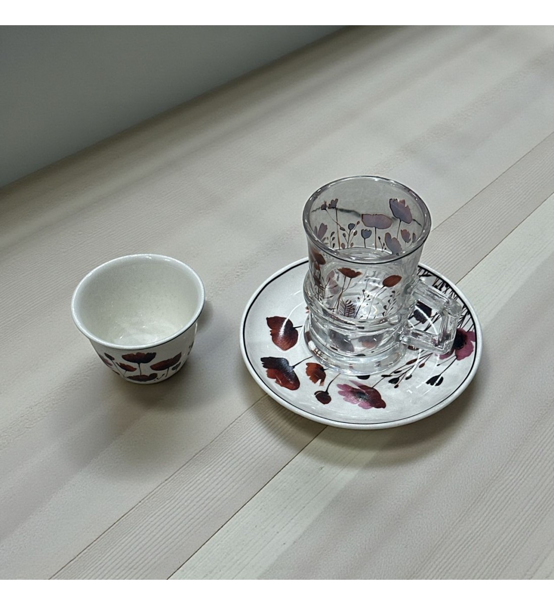 طقم كاسات وفناجين مع الصحن 36قطعه