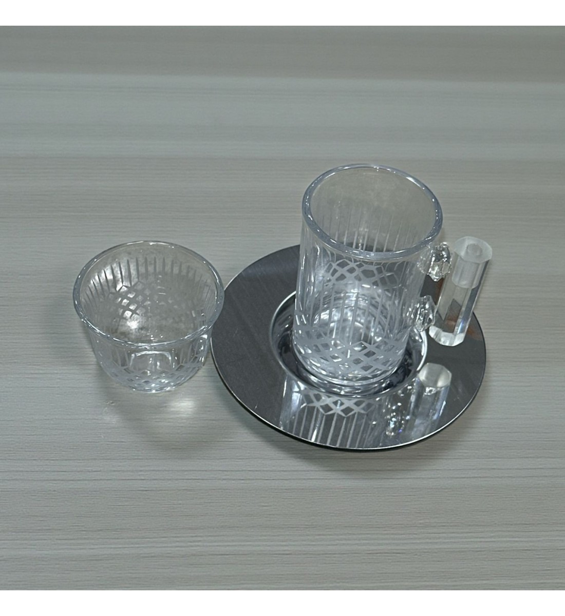 طقم كاسات وفناجين مع الصحن 18قطعه