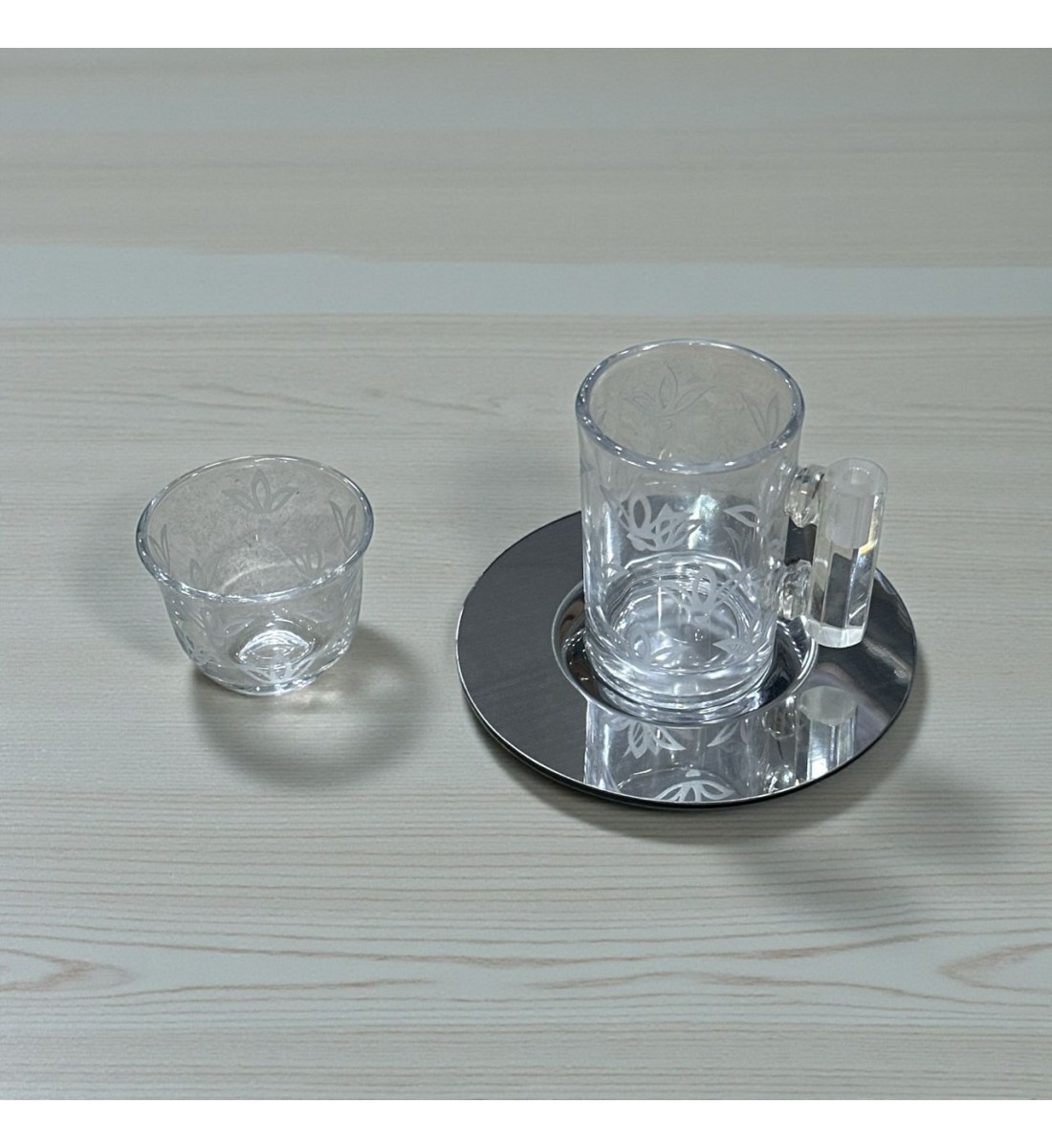 طقم كاسات وفناجين مع الصحن 18قطعه