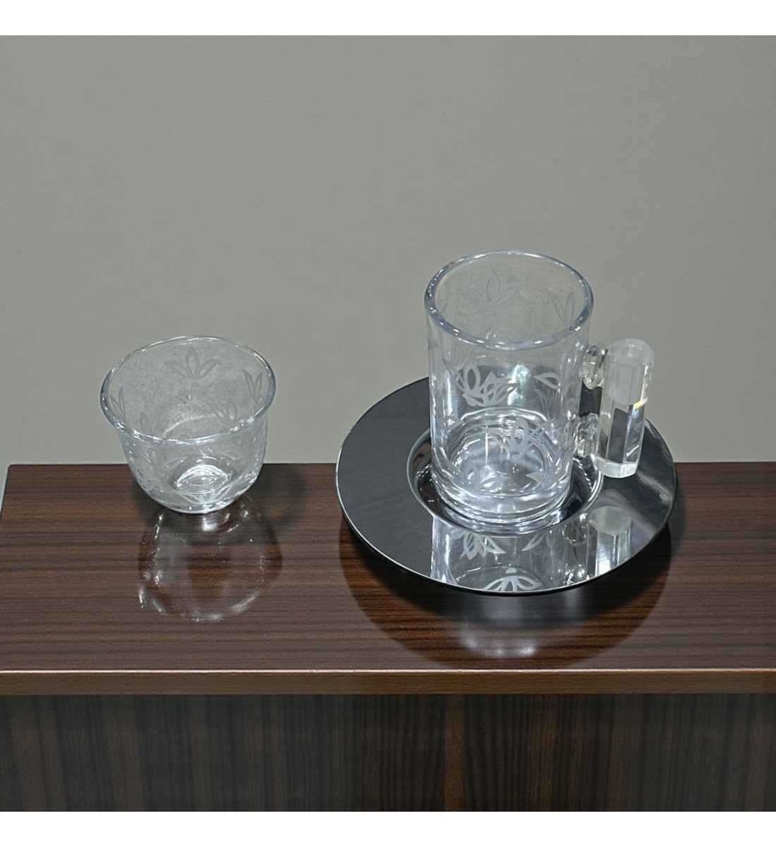 طقم كاسات وفناجين مع الصحن 18قطعه