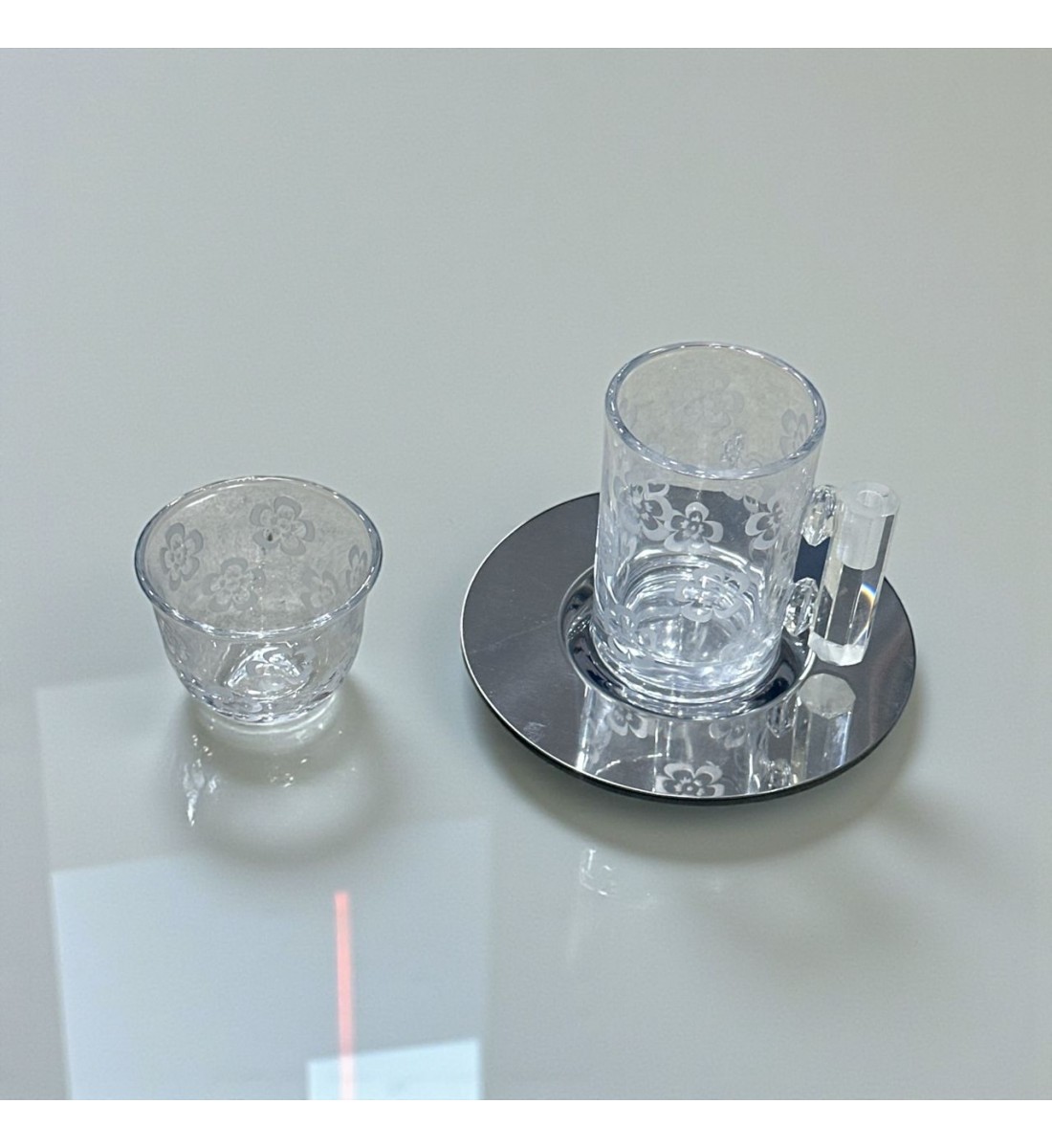 طقم كاسات وفناجين مع الصحن 18قطعه