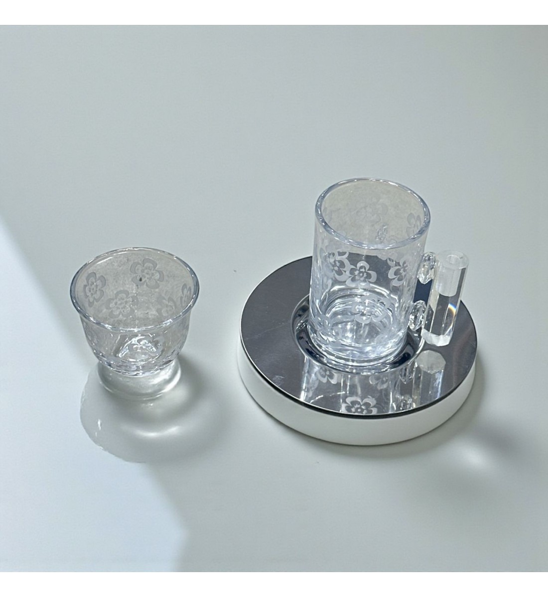 طقم كاسات وفناجين مع الصحن 18قطعه