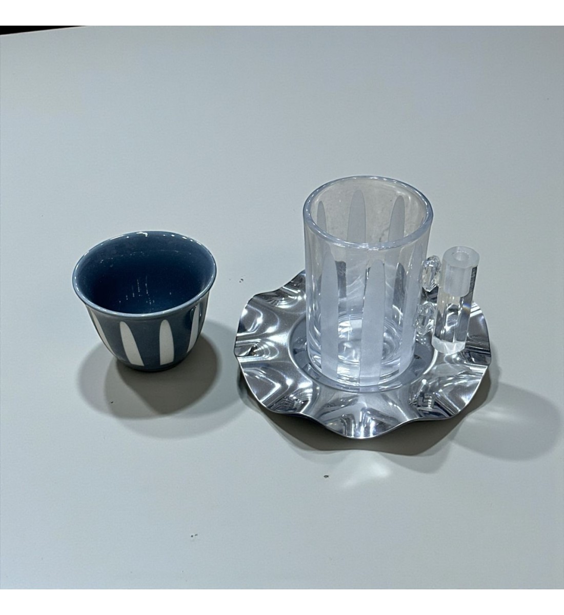 طقم كاسات وفناجين مع الصحن 18قطعه