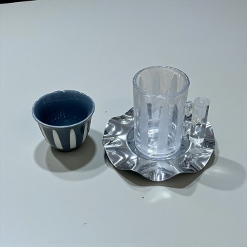 طقم كاسات وفناجين مع الصحن 18قطعه