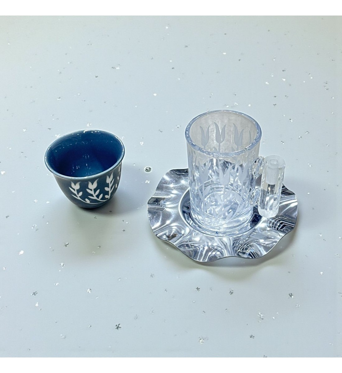 طقم كاسات وفناجين مع الصحن 18قطعه