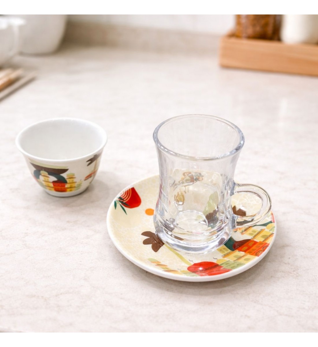 طقم كاسات وفناجين مع الصحن 36قطعه