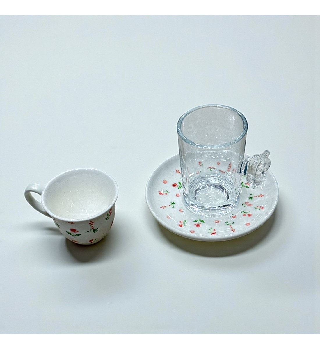 طقم كاسات وفناجين مع الصحن 36قطعه