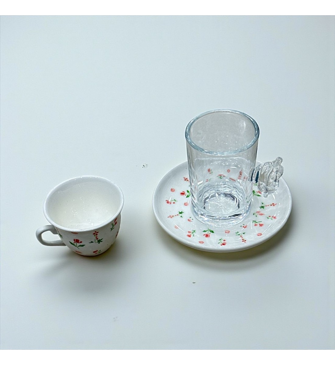 طقم كاسات وفناجين مع الصحن 36قطعه