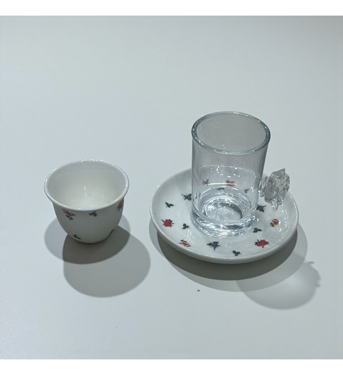 طقم كاسات وفناجين مع الصحن 36قطعه