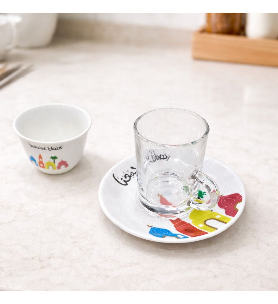 طقم كاسات وفناجين مع الصحن 36قطعه