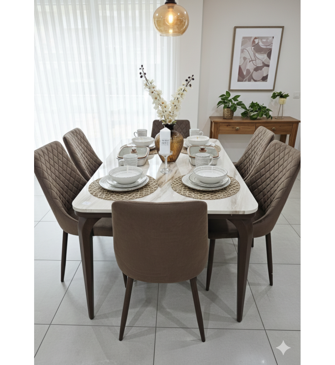 طاولة طعام أنيق يجمع بين الحداثة والفخامة  خشب بديل  الرخام تصميم عصري مع 6كراسي بني 