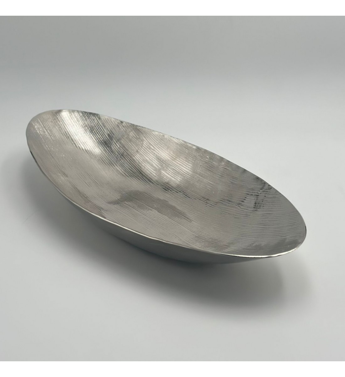 صحن تقديم معدنية فاخرة – تصميم أنيق وعصري 41×8×5سم صحن تقديم معدنية فاخرة – تصميم أنيق وعصري 41×8×5سم