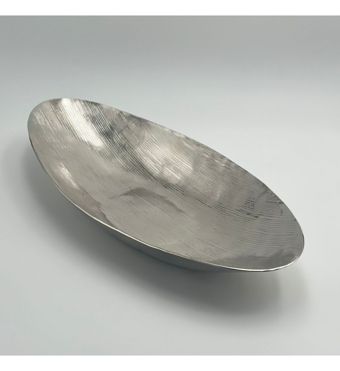 صحن تقديم معدنية فاخرة – تصميم أنيق وعصري 41×8×5سم صحن تقديم معدنية فاخرة – تصميم أنيق وعصري 41×8×5سم