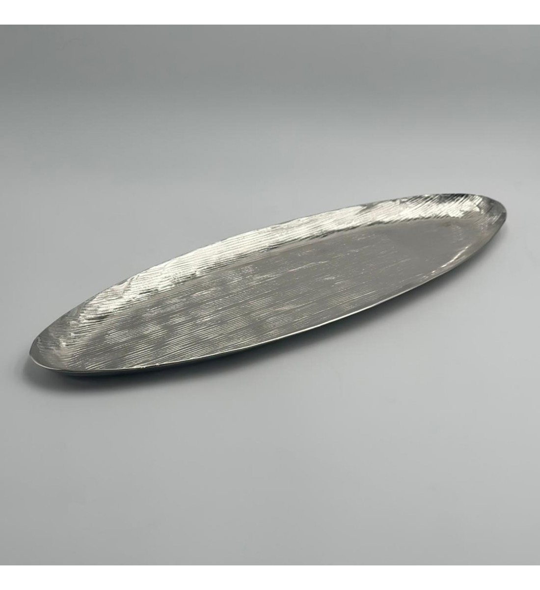 صحن تقديم معدنية فاخرة – تصميم أنيق وعصري 51×16×2سم 