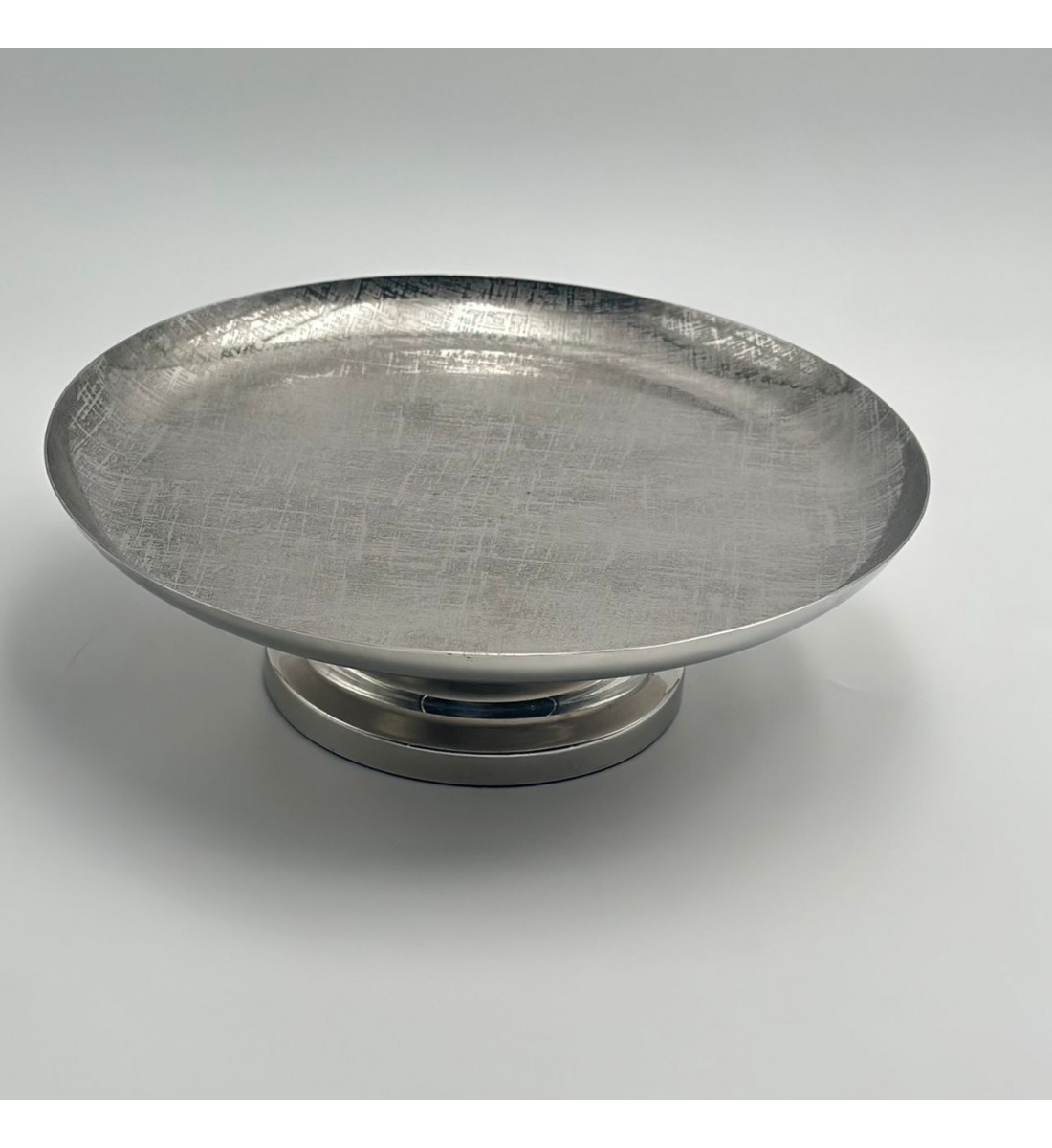 صحن تقديم معدنية فاخرة – تصميم أنيق وعصري 25×25×8سم صحن تقديم معدنية فاخرة – تصميم أنيق وعصري 25×25×8سم