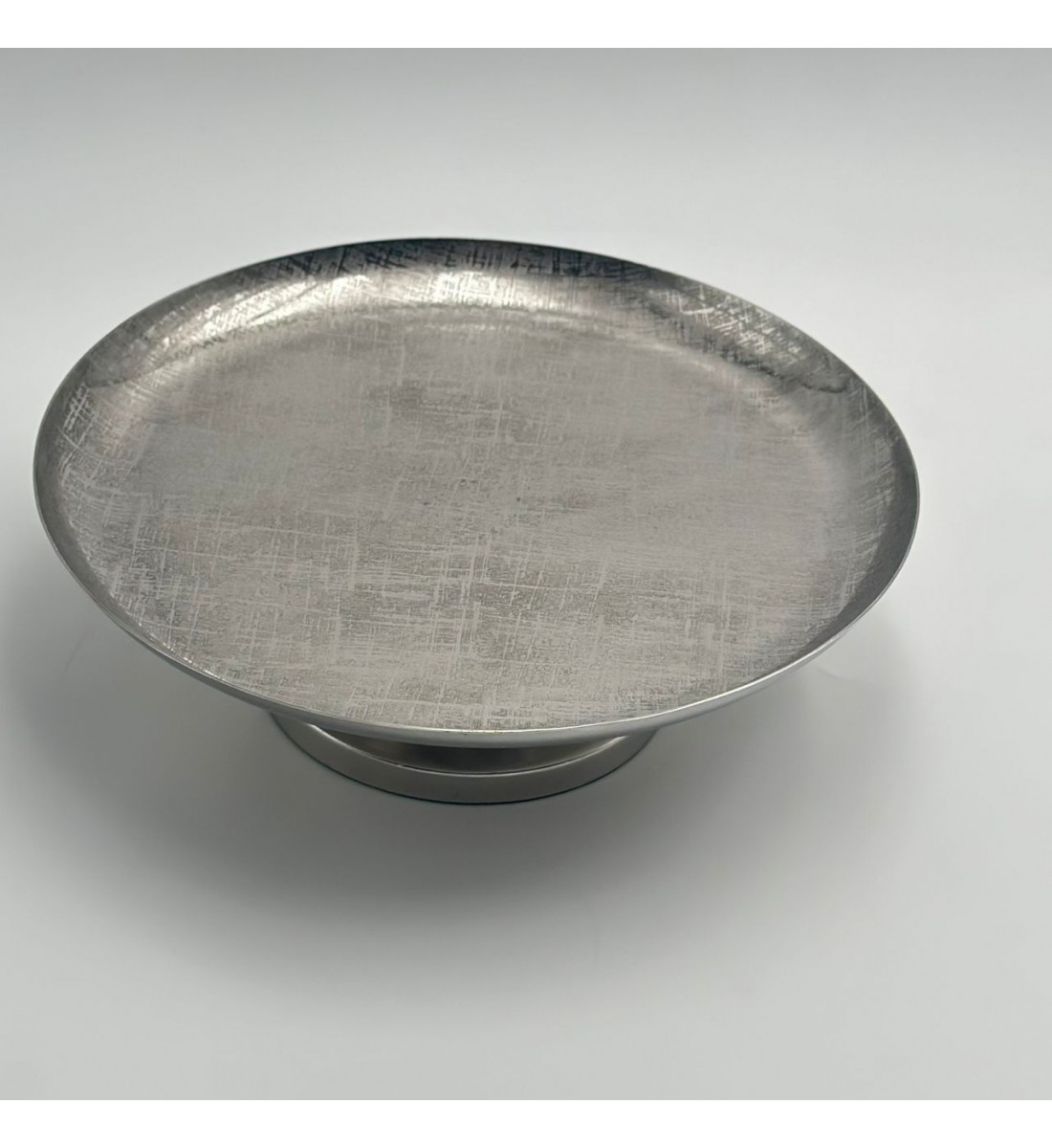 صحن تقديم معدنية فاخرة – تصميم أنيق وعصري 25×25×8سم صحن تقديم معدنية فاخرة – تصميم أنيق وعصري 25×25×8سم