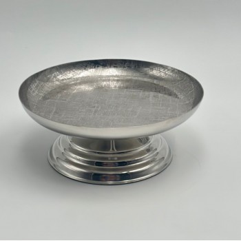 صحن تقديم معدنية فاخرة – تصميم أنيق وعصري 16×16×8سم 