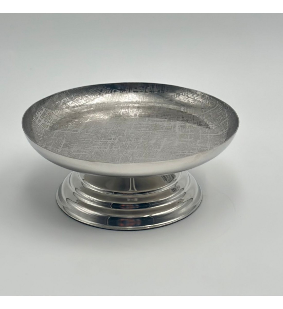 صحن تقديم معدنية فاخرة – تصميم أنيق وعصري 16×16×8سم 