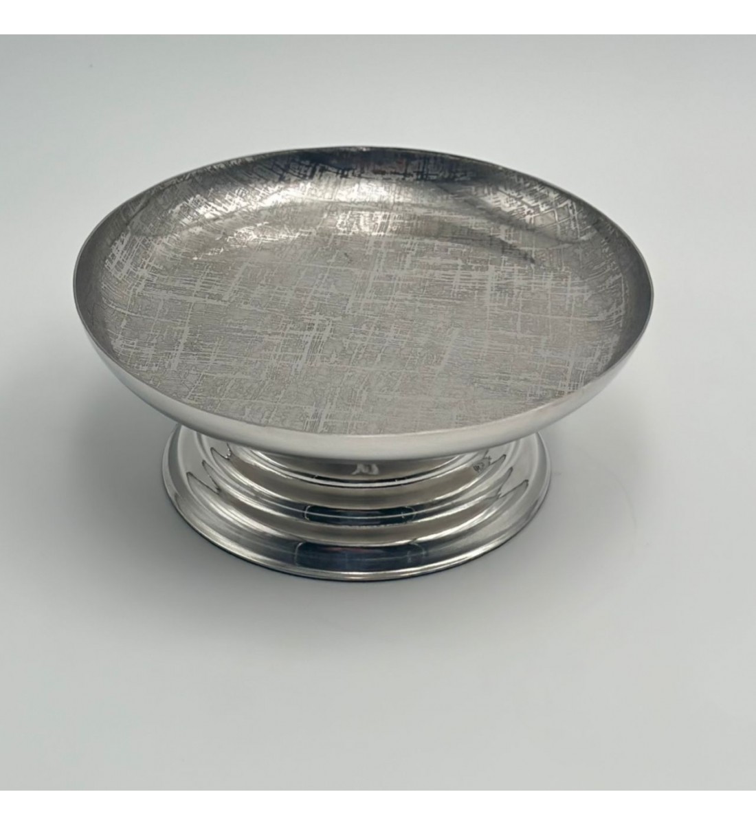 صحن تقديم معدنية فاخرة – تصميم أنيق وعصري 16×16×8سم 