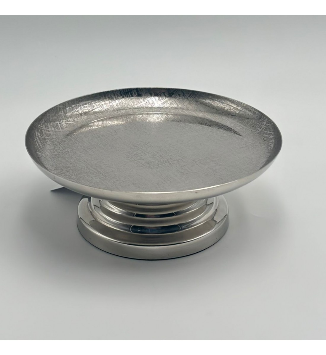 صحن تقديم معدنية فاخرة – تصميم أنيق وعصري 20×20×8سم 