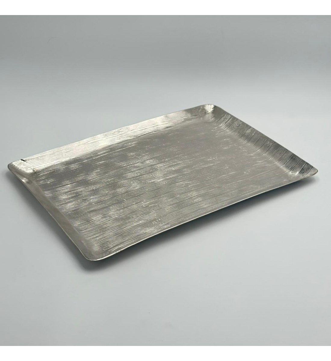 صحن تقديم معدنية فاخرة – تصميم أنيق وعصري 42×30×3سم 