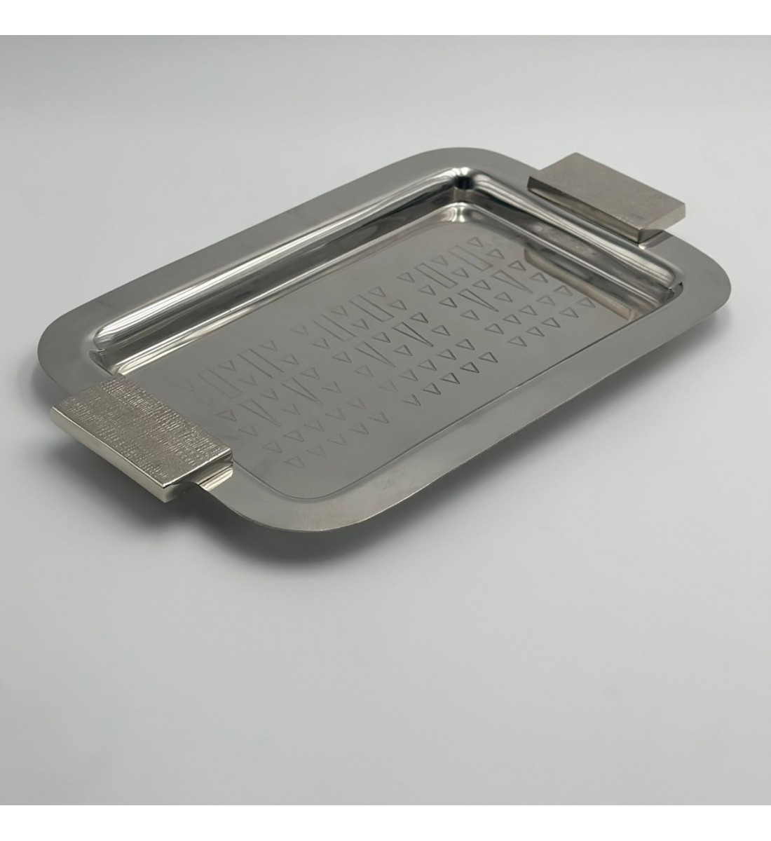 صحن تقديم معدنية فاخرة – تصميم أنيق وعصري 35×21×3سم 