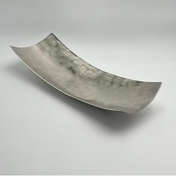 صحن تقديم معدنية فاخرة – تصميم أنيق وعصري 48×18×8سم 