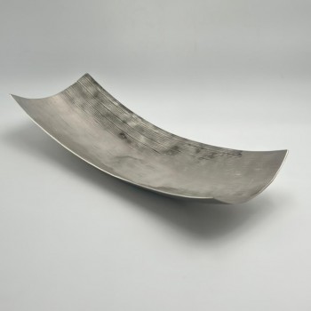 صحن تقديم معدنية فاخرة – تصميم أنيق وعصري 48×18×8سم 