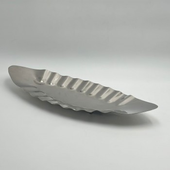 صحن تقديم معدنية فاخرة – تصميم أنيق وعصري 50×20×6سم 