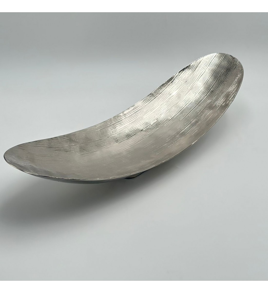 صحن تقديم معدنية فاخرة – تصميم أنيق وعصري  49×15×11سم 